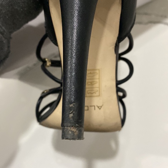 Aldo Size 9 black leather heel - Picture 6 of 6
